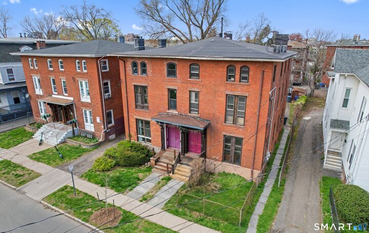 Property Photo:  24 Madison Street 3rd Floor  CT 06106 