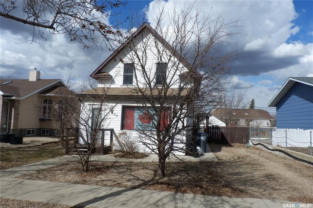 Property Photo: 405 4th Avenue E SK S0H 0B0