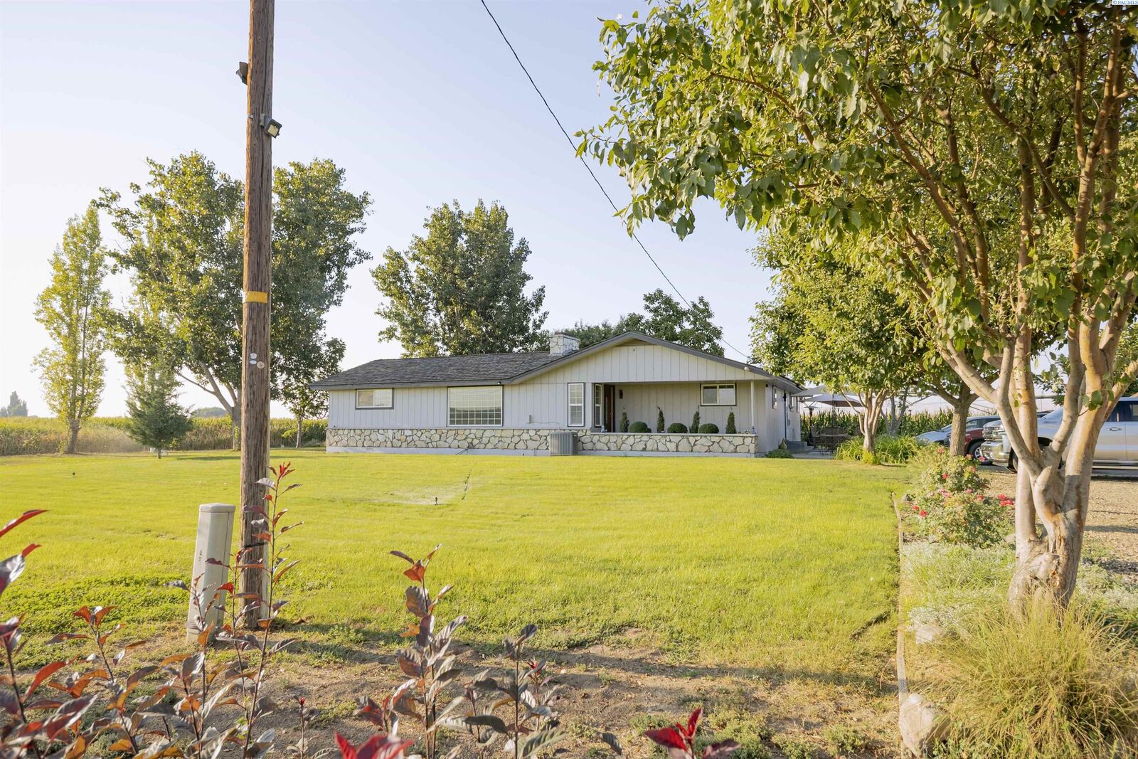 Property Photo:  691 Van Belle Rd  WA 98832 