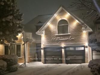Property Photo: 64 Kingmount Crescent ON L4B 3X4