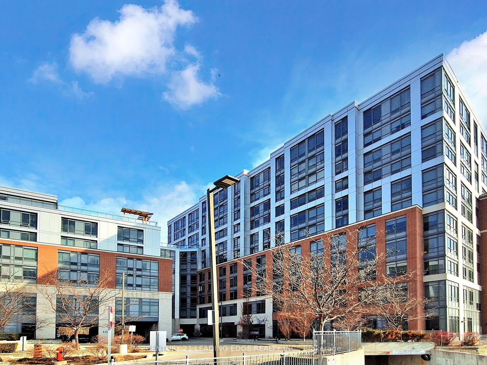 Property Photo:  11211 Yonge Street 1020  ON L4S 0E9 