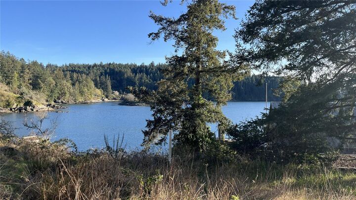 Property Photo: 1201 Port Washington Rd BC V0N 2M1