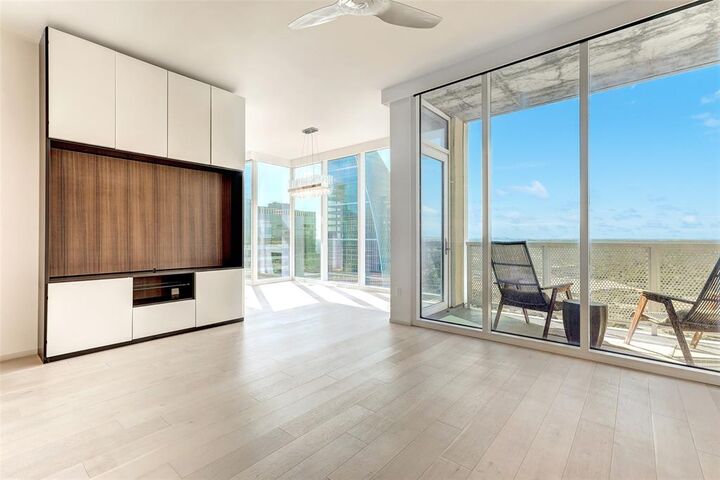 Property Photo:  301 West Avenue 3105  TX 78701 