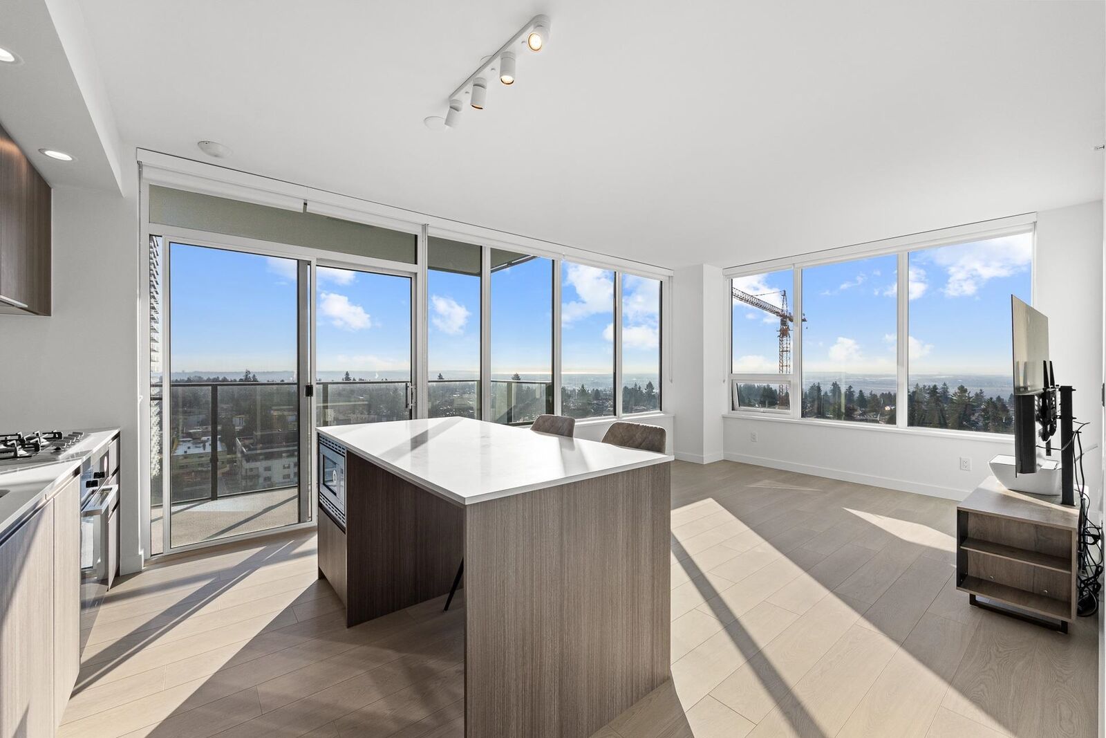 Property Photo:  6537 Telford Avenue 1204  BC V5H 0K9 