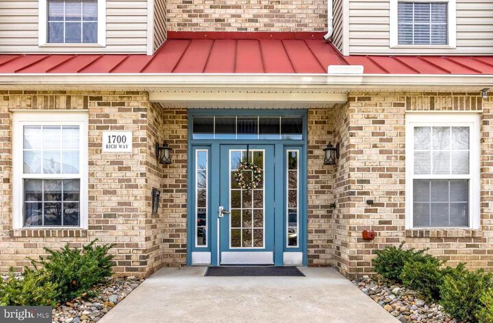 Property Photo:  1700 Rich Way B 1B  MD 21050 
