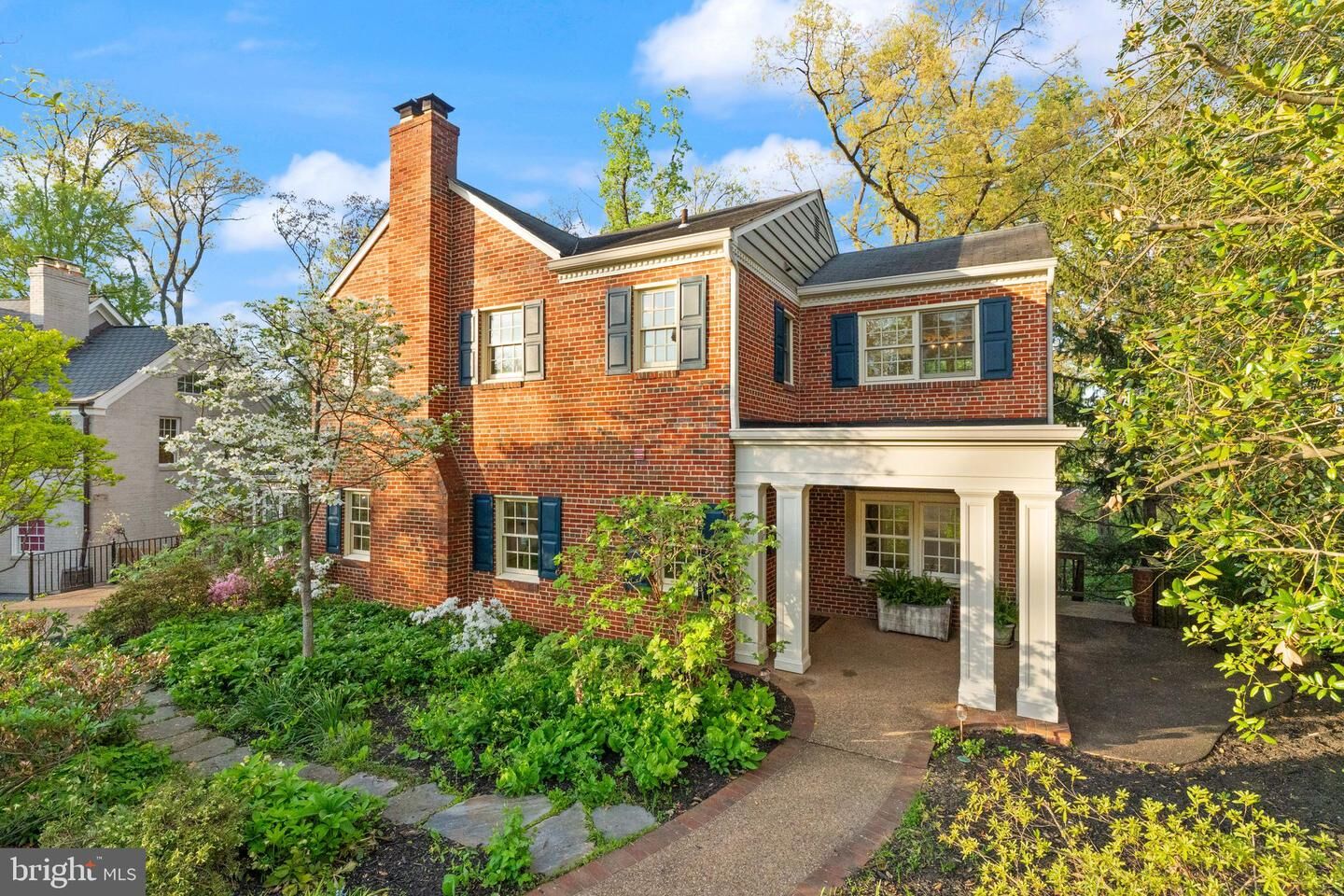 Property Photo: 319 Kentucky Avenue VA 22305