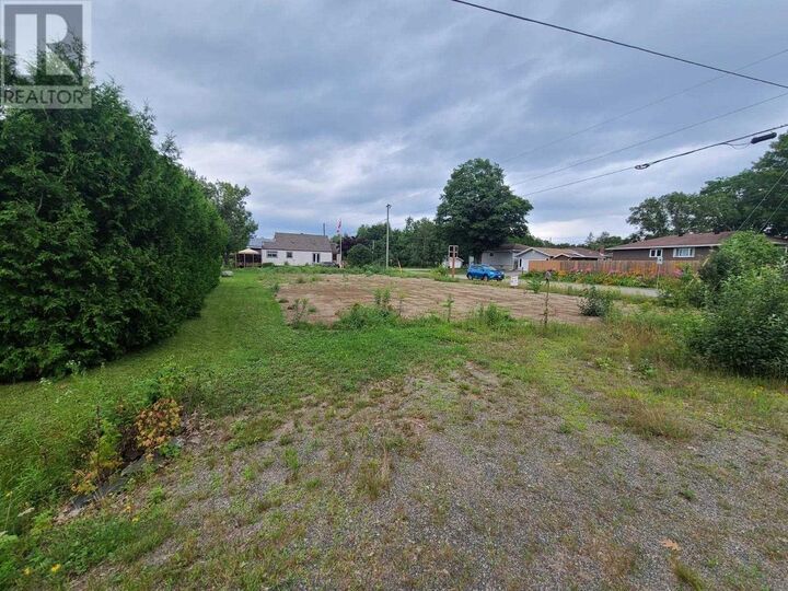 Photo de la propriété:  206 Youngfox Rd  ON P0R 1B0 