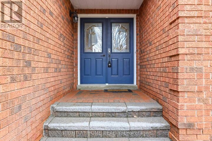 Property Photo: 36 Ravenview Drive ON L1R 1Y2