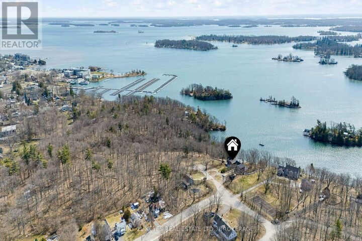 Property Photo:  13 Windsor Drive East  ON K7G 2C9 