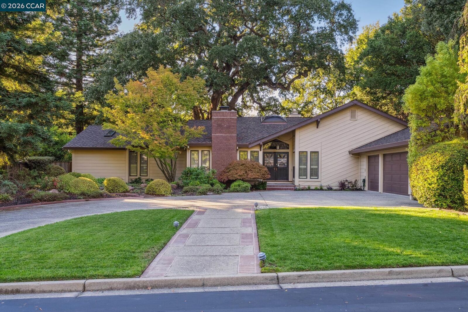 Property Photo:  2165 Canyon Oak Ln  CA 94506 