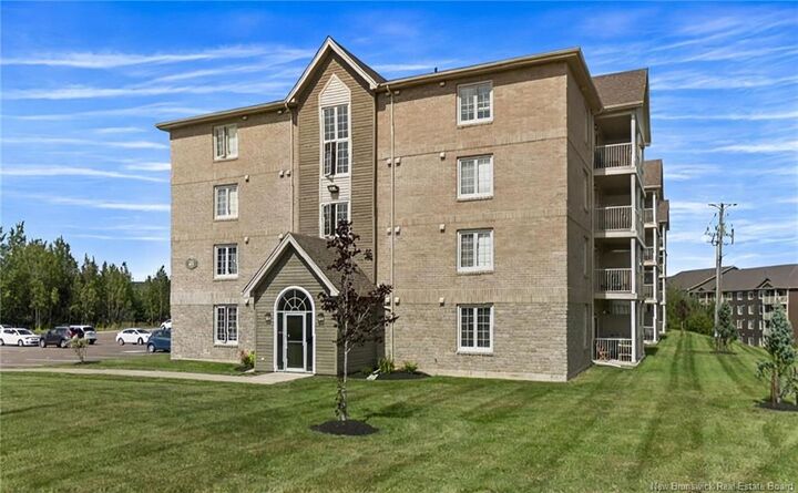 65 Diamond Head Court 402 — photo 1