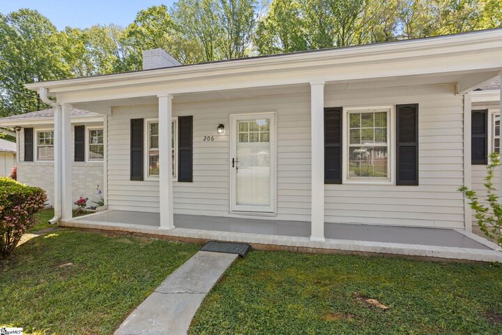 Property Photo:  206 Paris View Drive  SC 29690 