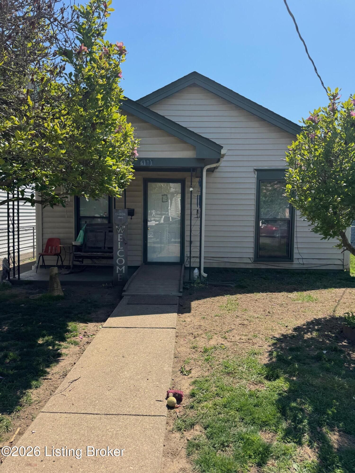Property Photo:  2620 Rowan St  KY 40212 