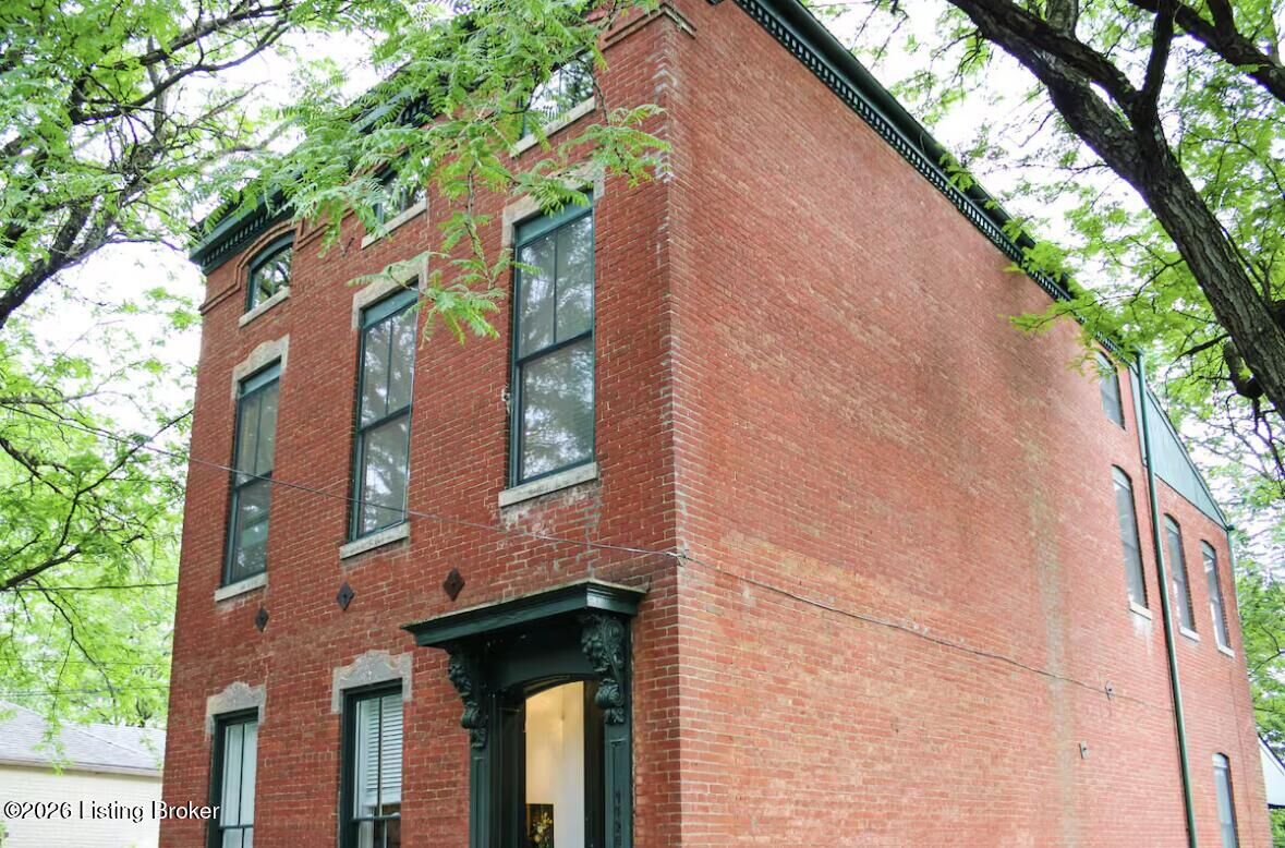 Property Photo:  1425 Quincy St  KY 40206 