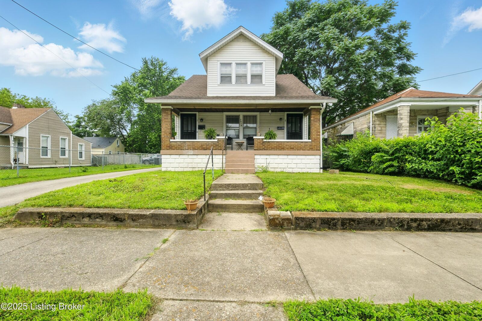 Property Photo:  2618 S 5th St  KY 40208 