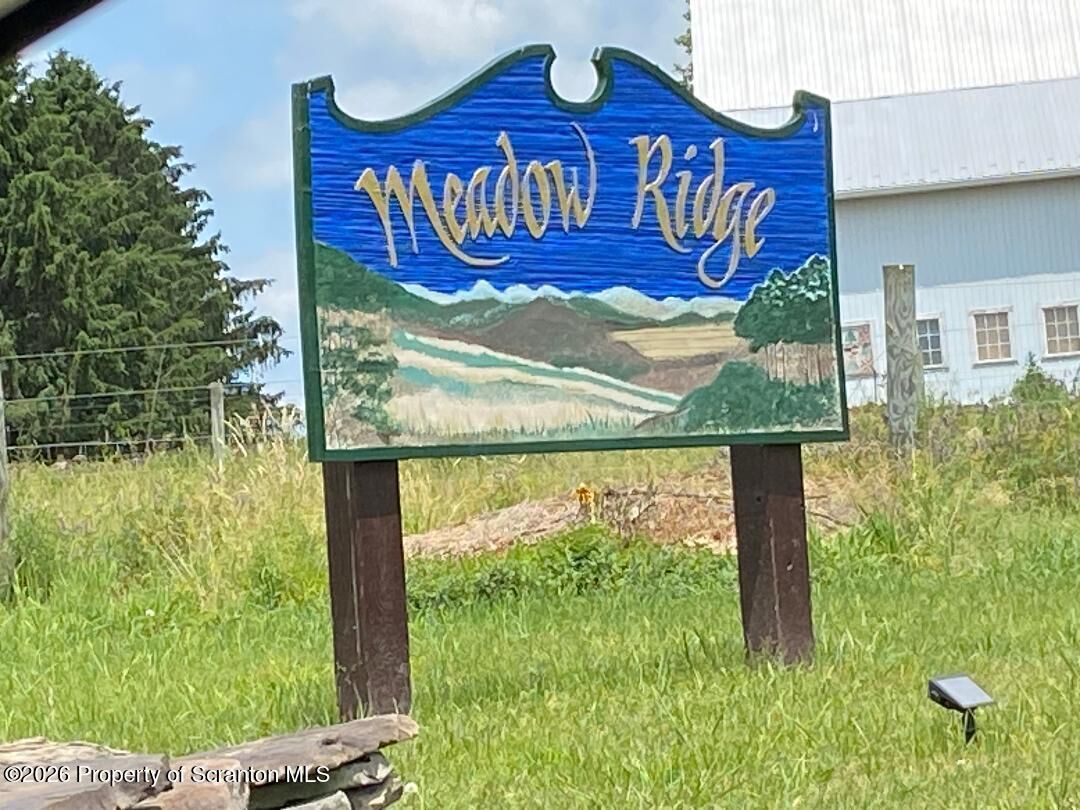 Property Photo:  5 Middle Mountain Drive  PA 18657 