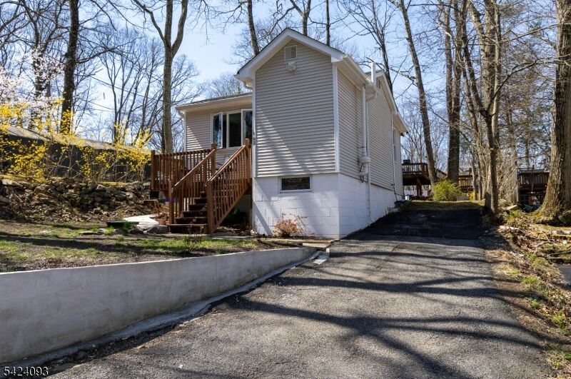 Property Photo:  102 Dartmouth Trl  NJ 07843 