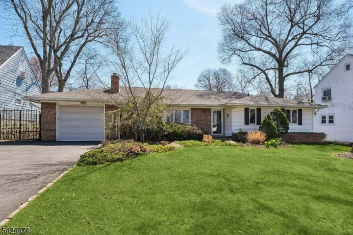 Property Photo:  40 Birchwood Ave  NJ 07052 