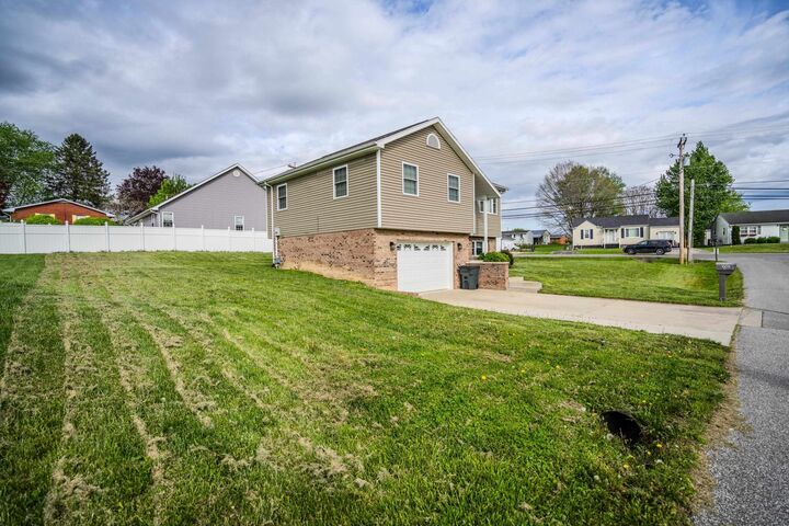 Property Photo:  1503 Birch Street  KY 41139 