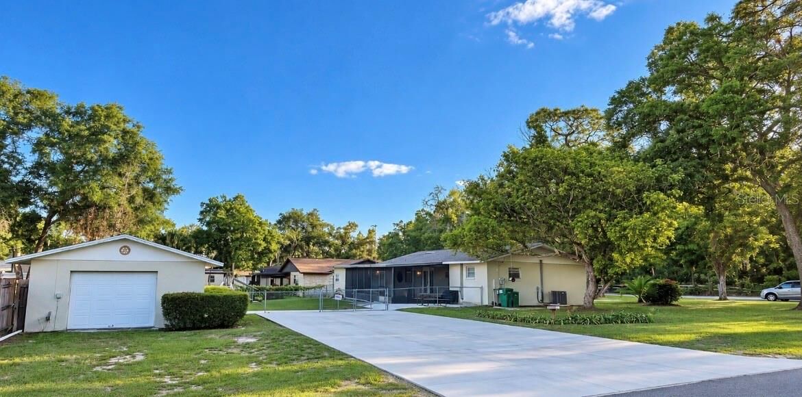 Property Photo: 407 Poinsettia Avenue FL 34731