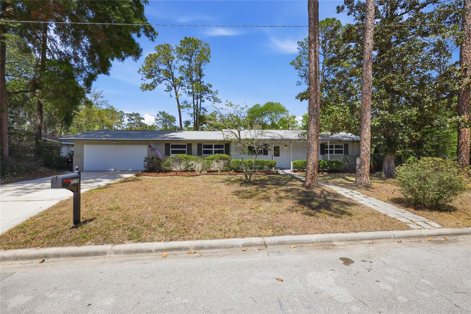 Property Photo:  2230 NW 20th Court  FL 32605 