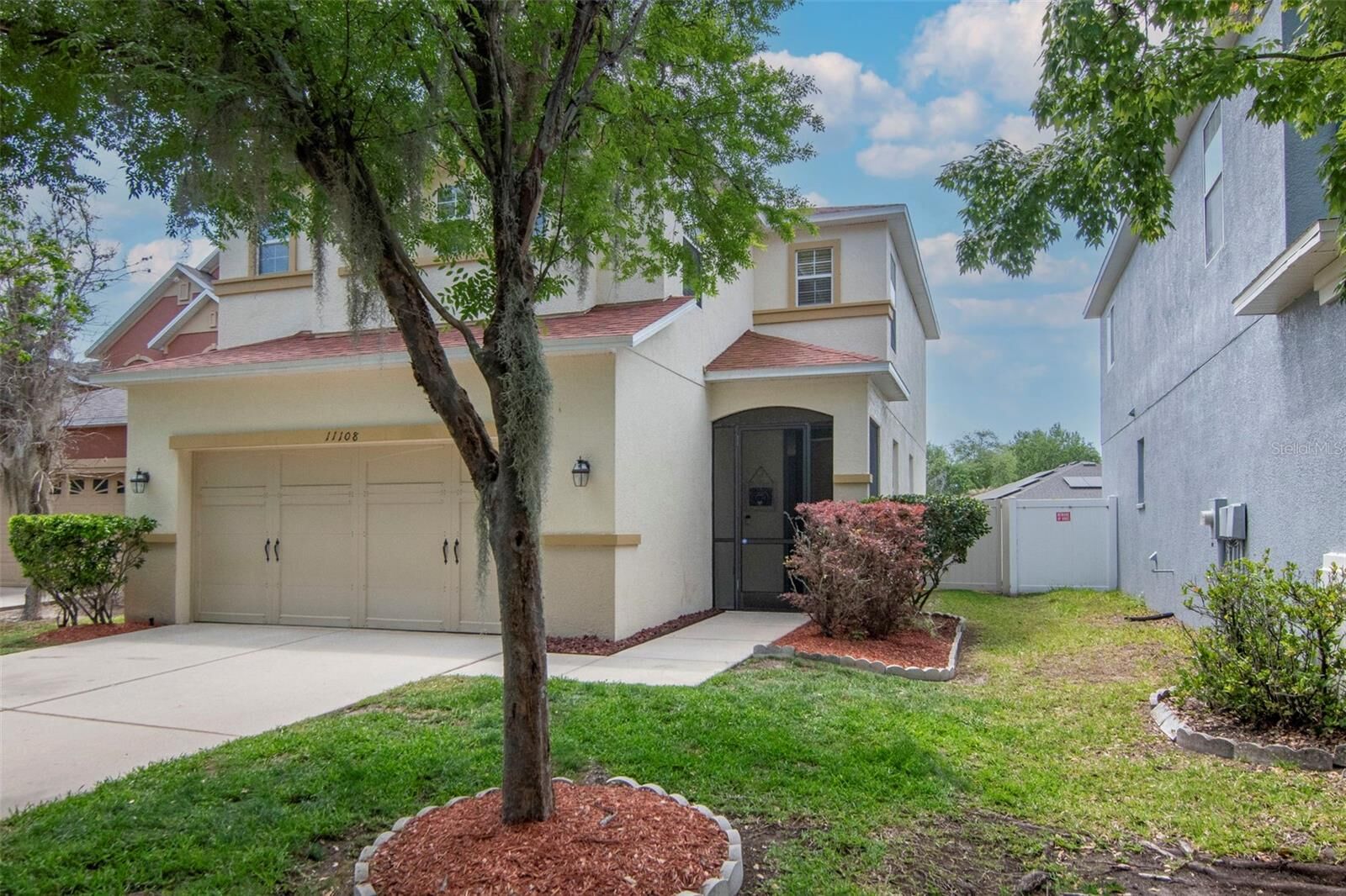 Property Photo: 11108 Silver Fern Way FL 33569
