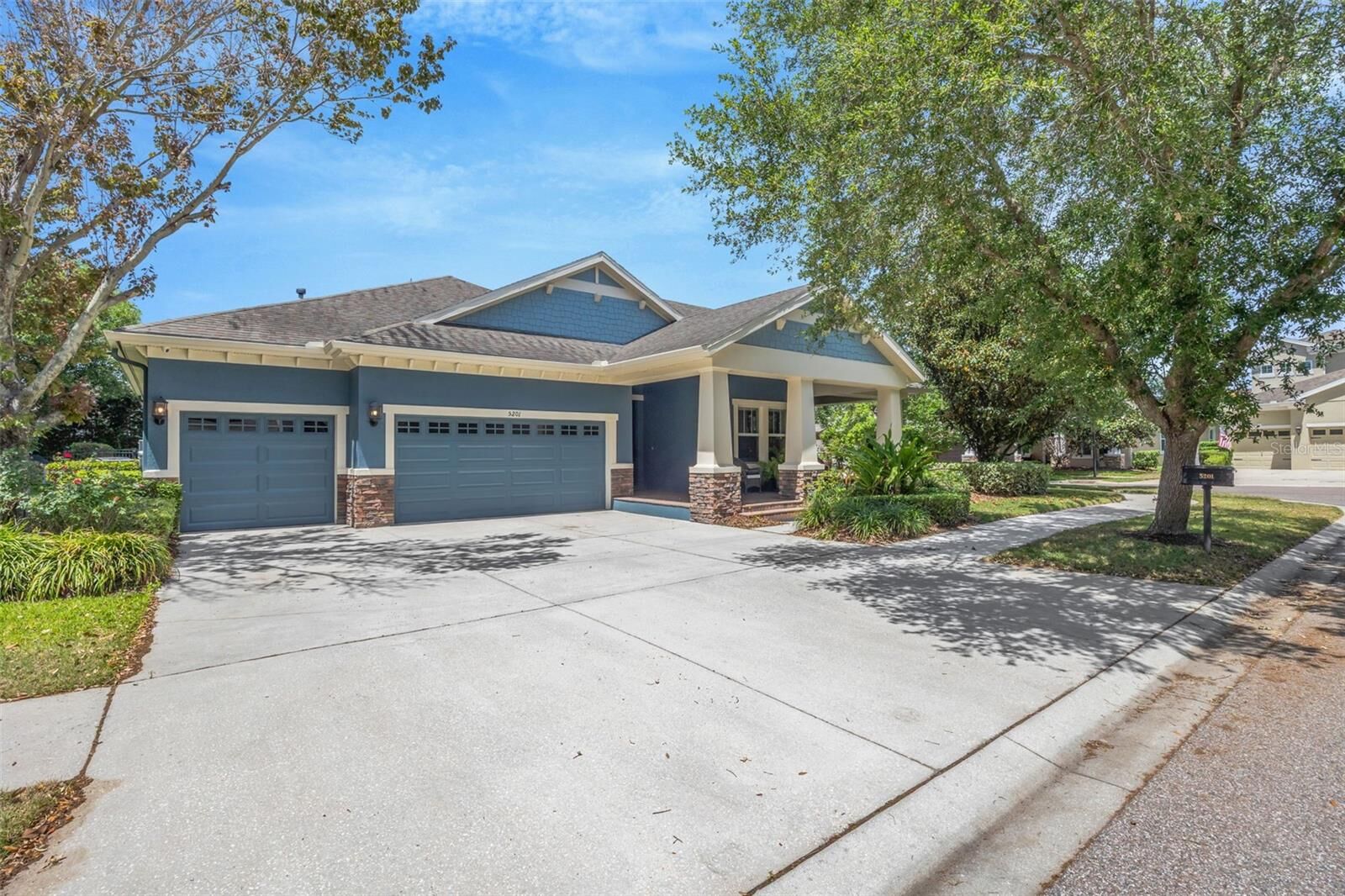 Property Photo: 5201 Sparrowglen Place FL 33547