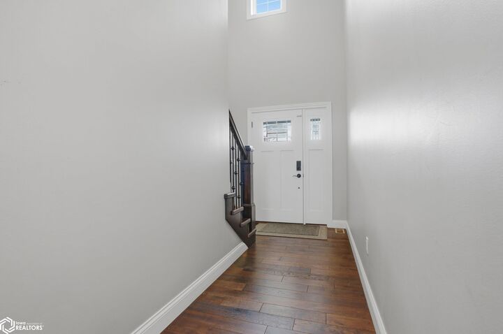 Property Photo:  5174 Deerfield Drive  IA 52601 