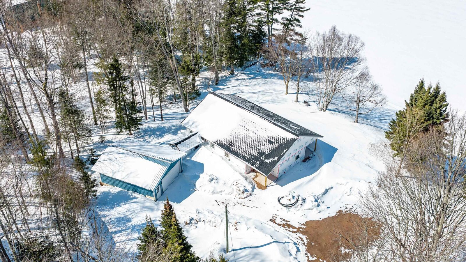 Property Photo:  14098 Bayview Drive  MI 49946 