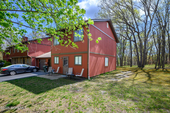 Property Photo:  12 Pheasant Place  NJ 07731 