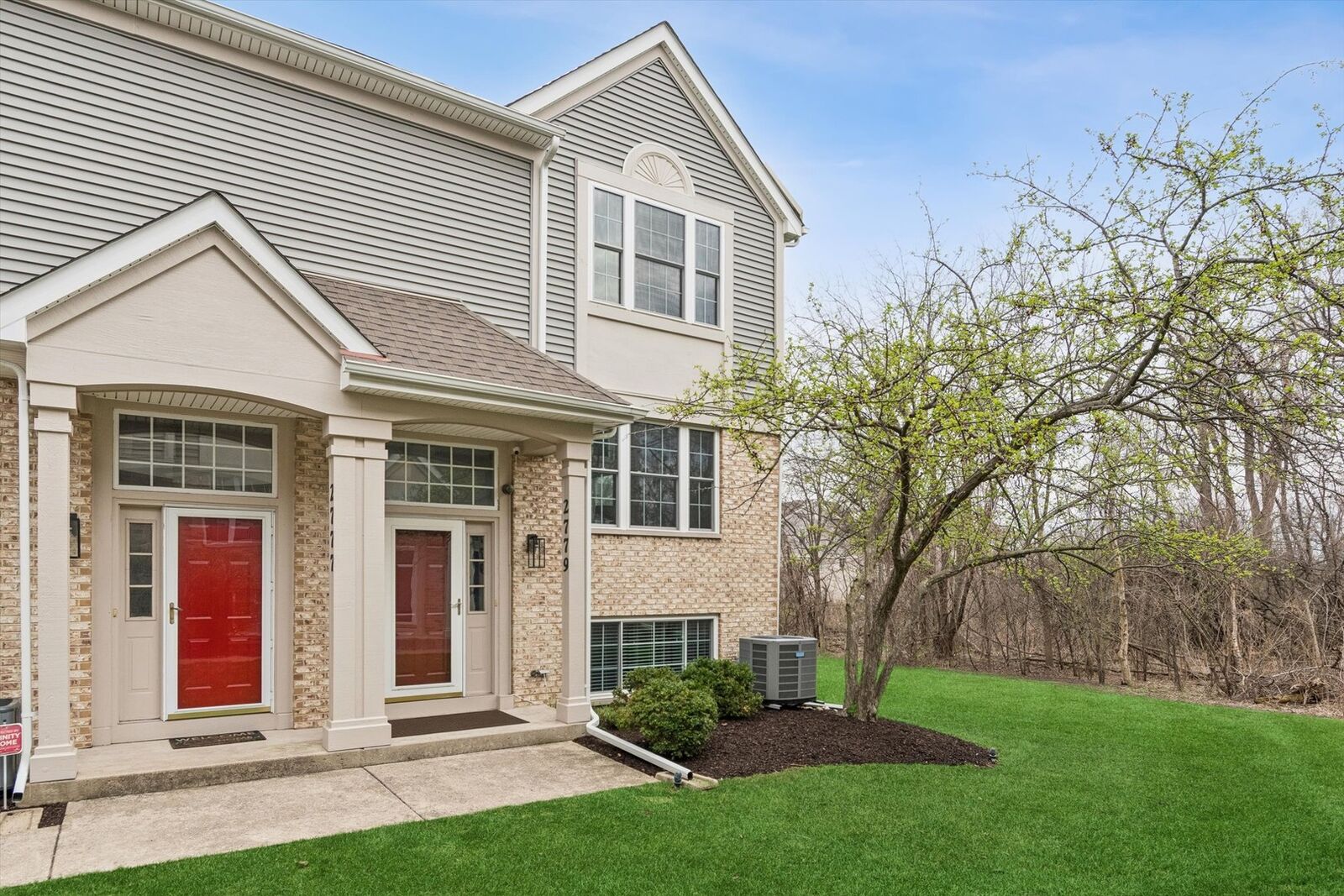 Property Photo:  2779 Woodmere Drive 2779  IL 60561 