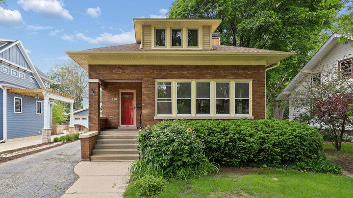 Property Photo: 407 N Pine Avenue IL 60004