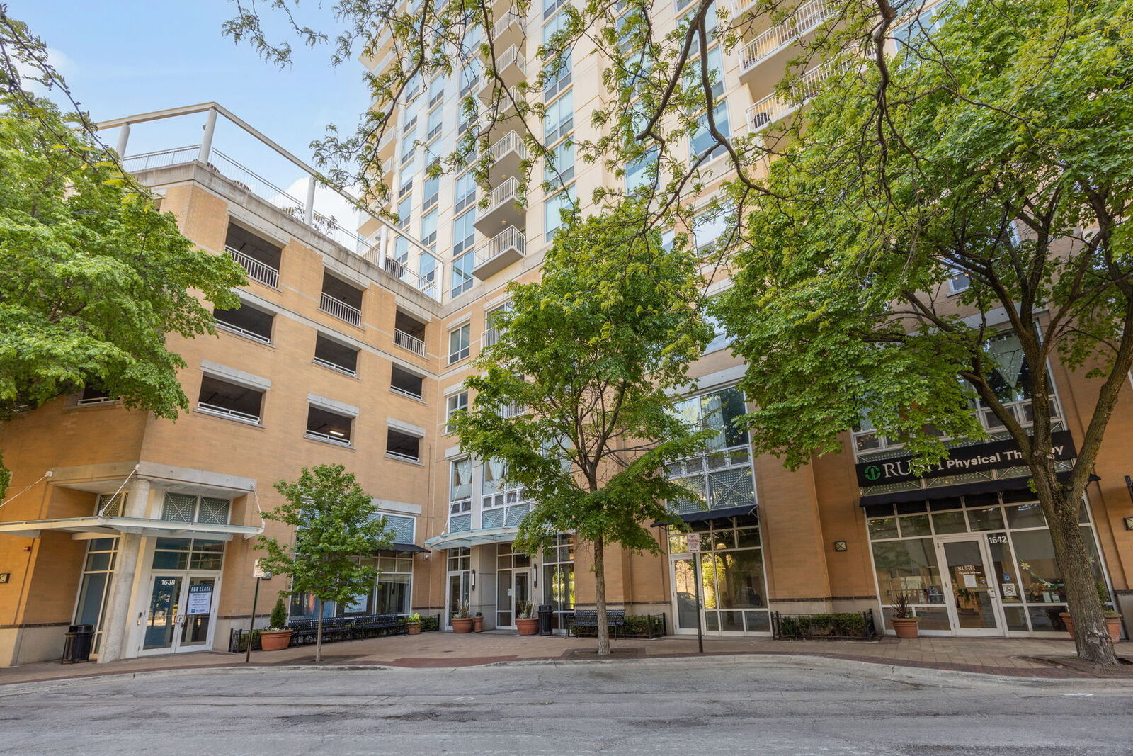 Property Photo:  1640 Maple Avenue 302  IL 60201 