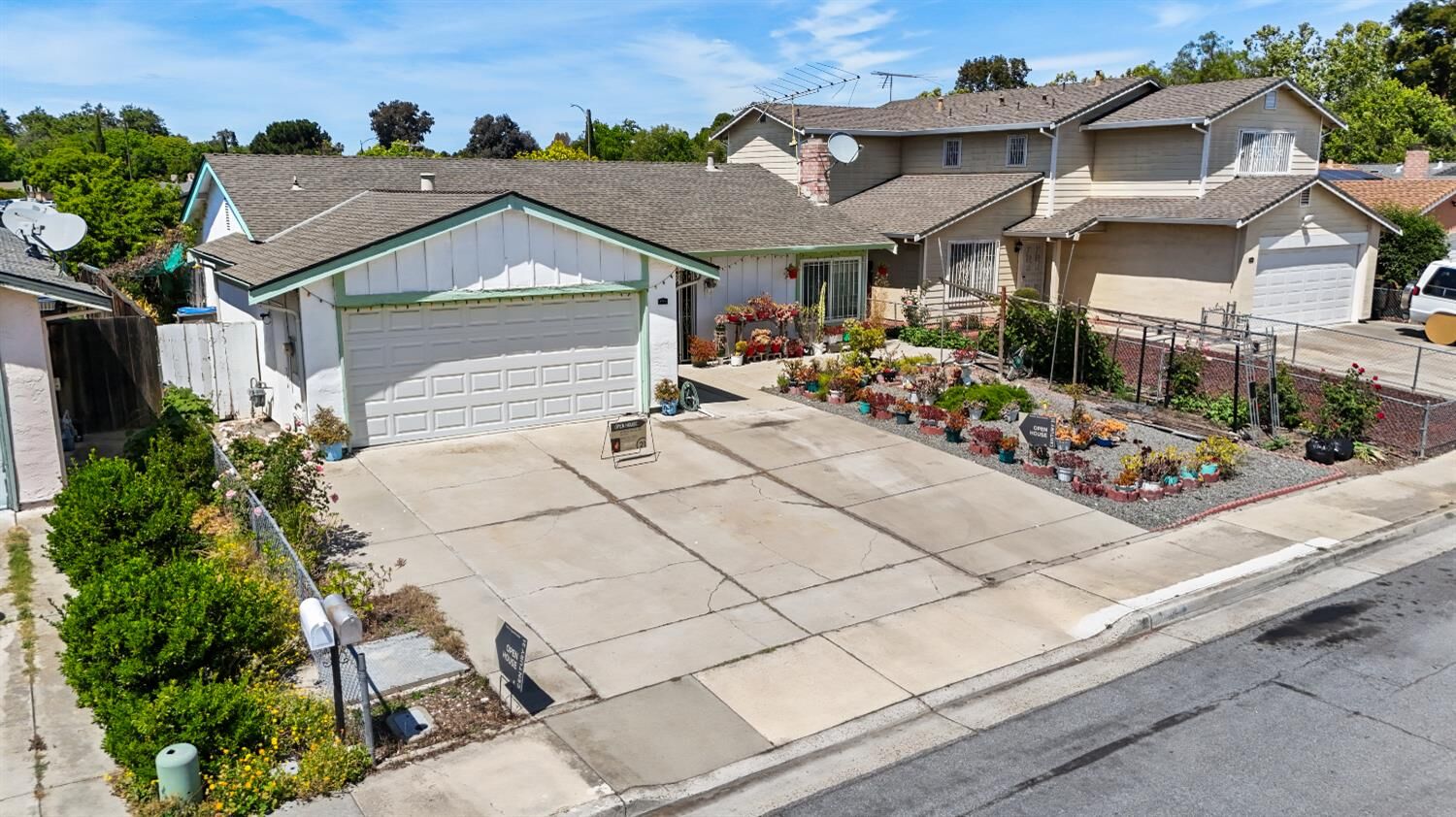Property Photo:  1863 Arroyo De Platina  CA 95116 