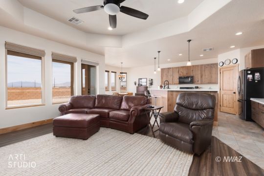 Property Photo: 1585 E Margaret Ln AZ 86432