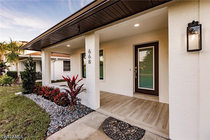 Property Photo:  668 104th Avenue N  FL 34108 