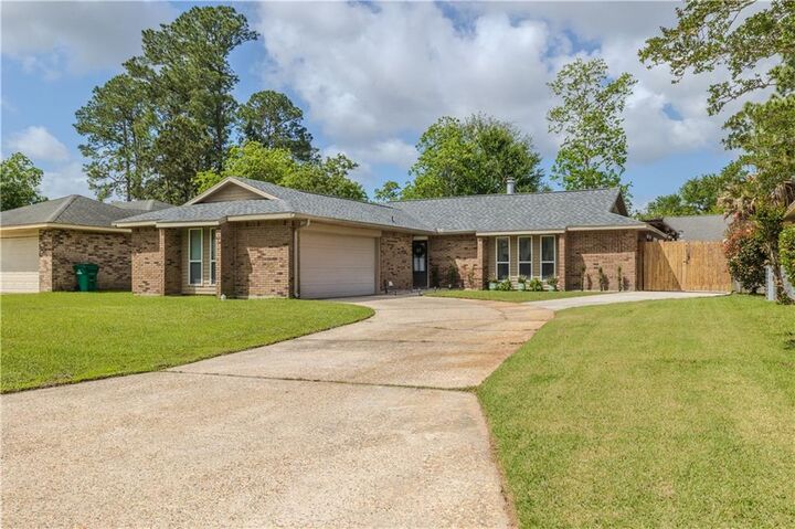 Property Photo:  113 Goldenwood Drive  LA 70461 