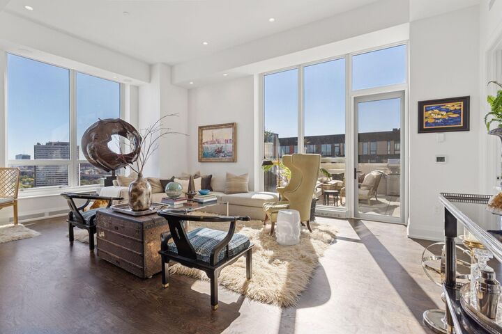 Property Photo: 1111 W River Parkway 15E MN 55415