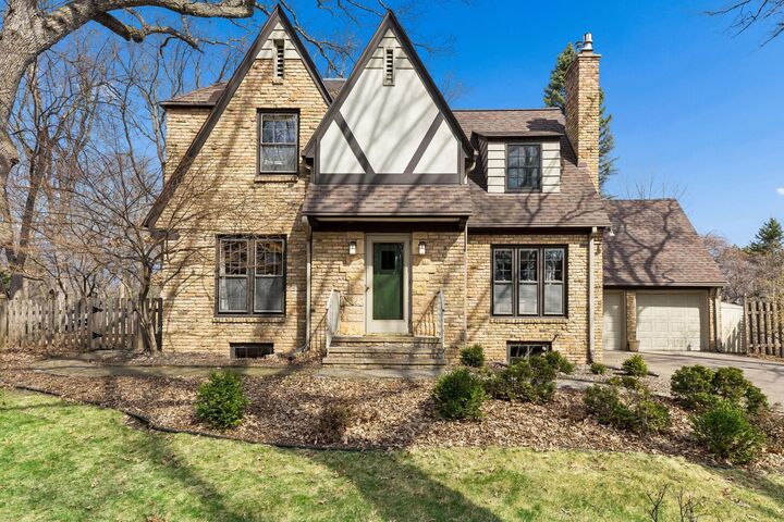 Property Photo:  2 1/2 Webster Place  MN 55305 