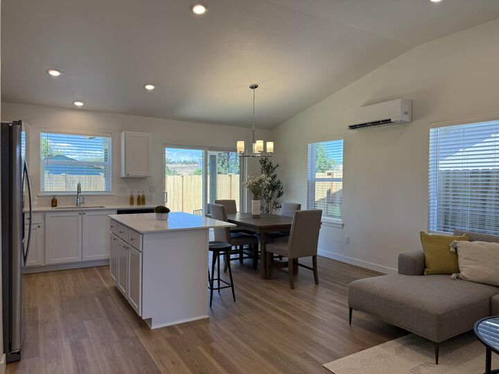 Property Photo:  249 SE Peppermint Loop 5  OR 97734 