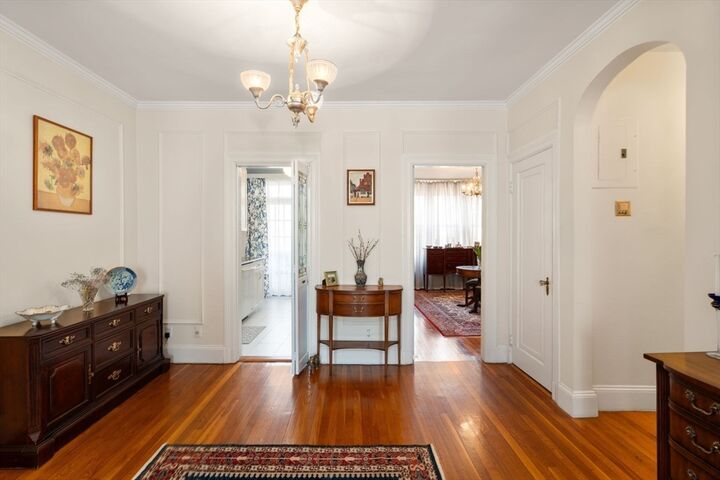 Property Photo:  325 Tappan St 6  MA 02445 