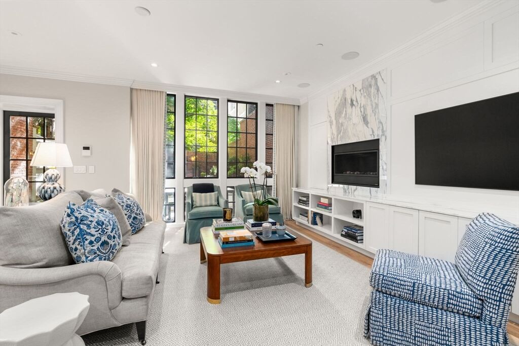 Property Photo: 82 Mount Vernon Street 1 MA 02108