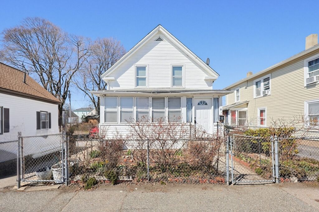 Property Photo:  22 Camp St  MA 01603 