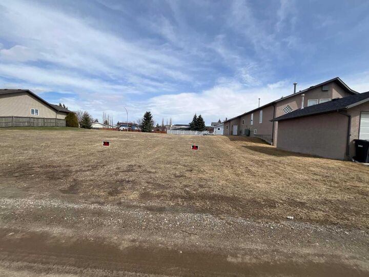 Property Photo: 330 Parkview Estates AB T1P 1K8