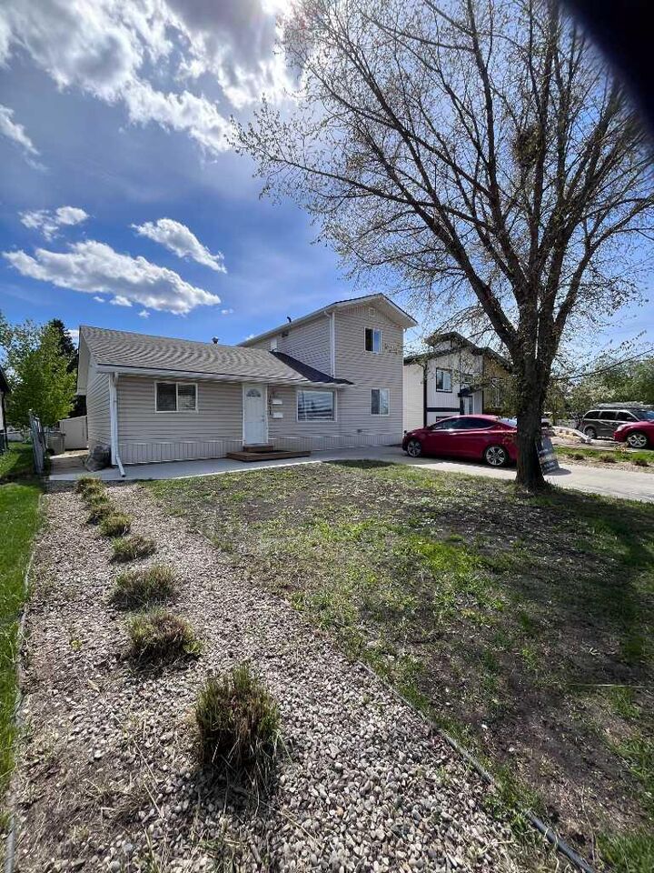 Property Photo: 10531 104 Avenue AB T8V 1G2