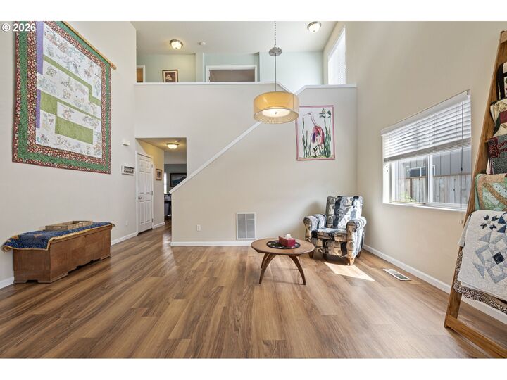 Property Photo:  265 Casting St  OR 97322 