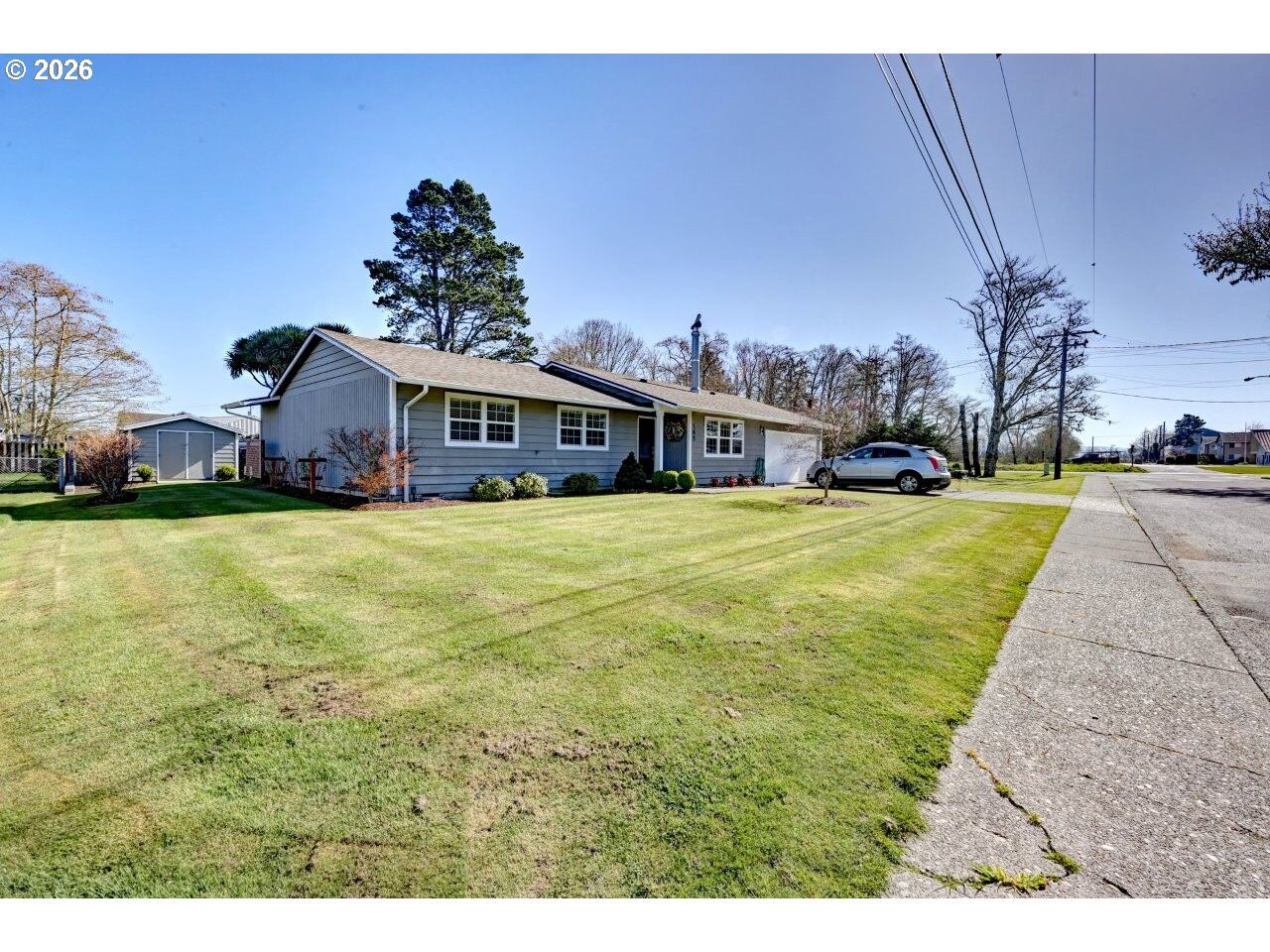 Property Photo:  165 NW 1st St  OR 97146 