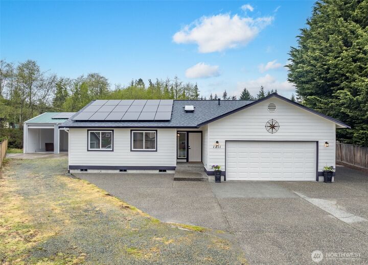 Property Photo:  1211  Lotus Lane  WA 98249 