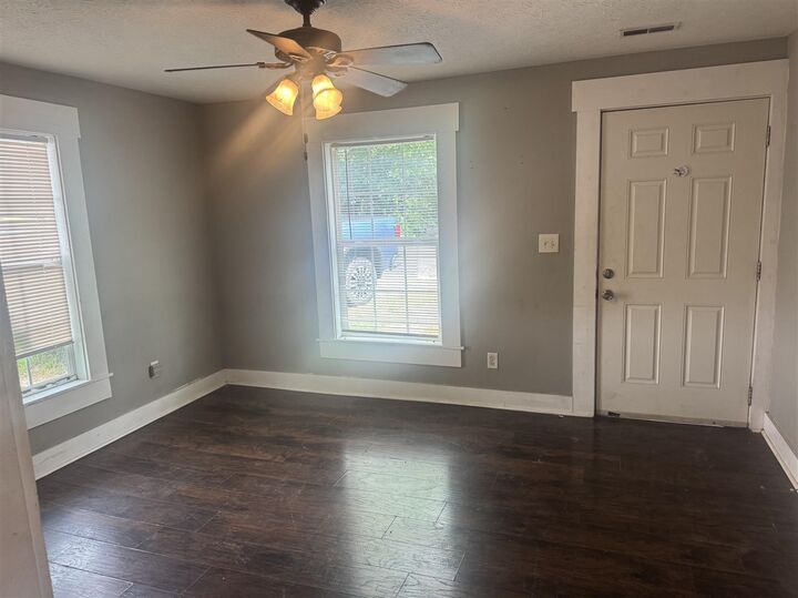 Property Photo: 212 Cherry Way KY 42101