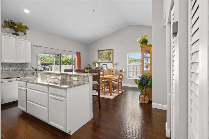 Property Photo: 1650 NW 14th Ter FL 33030